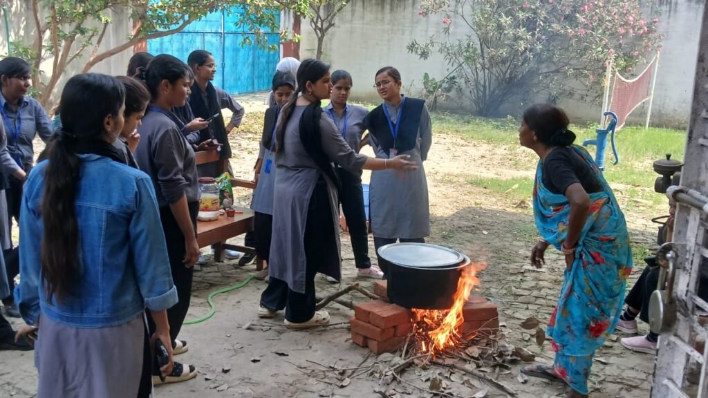 Gorakhpur News - सेण्ट ऐण्ड्रयूज कॉलेज में राष्ट्रीय सेवा योजना महिला इकाई के सप्त दिवसीय विशेष शिविर का आगाज