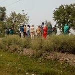 गोरखपुर-नरकटियागंज रेल मार्ग: रेल ट्रैक पर मिली महिला की लाश, परिजनों ने लगाया हत्या का आरोप