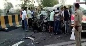 दर्दनाक हादसा: अज्ञात वाहन से टकराई कार, एक ही परिवार के 7 लोगों की मौत