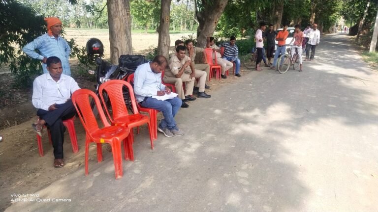 Maharajganj: ग्राम प्रधान की दबंगई आई सामने, पुलिस को दी तहरीर, जाने क्या है मामला