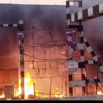 संदिग्ध परिस्थितियों में चाय की बंद दुकान में लगी आग, सिलेंडर के धमाको से दहल उठा इलाका