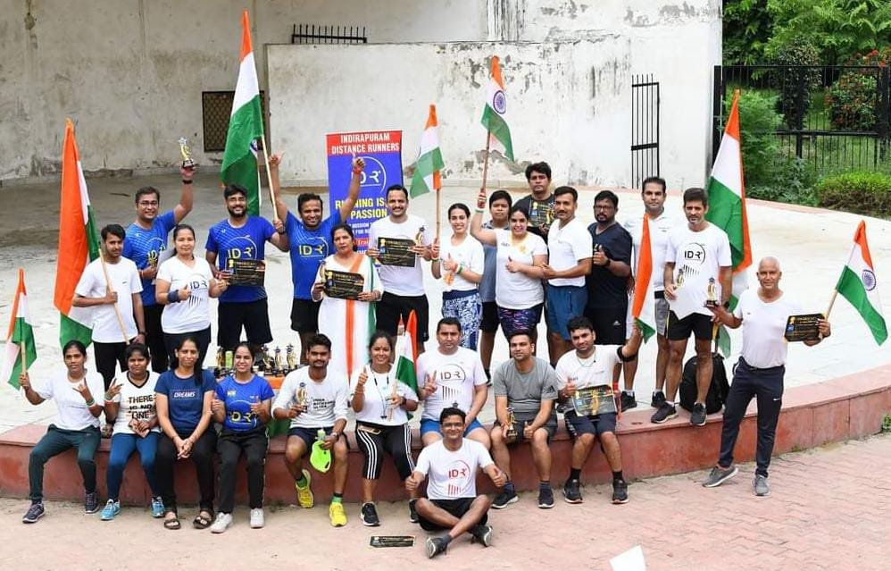 स्वतंत्रता दिवस का अमृत महोत्सव: इंदिरापुरम डिस्टेंस रनर ग्रुप ने 30 दिन की फिटनेस प्रतियोगिता का किया आयोजन