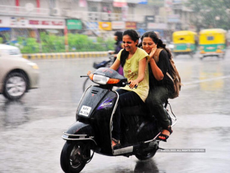 महिलाओं को घूरना अब होगा अपराध, मोटर व्हीकल एक्ट में हुआ संशोधन