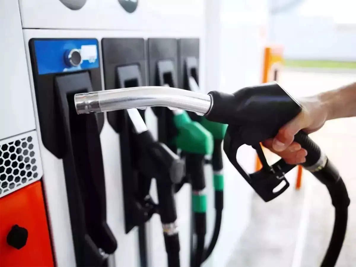 सस्ता होगा पेट्रोल-डीजल! कच्चे तेल के दामों में आ सकती है बड़ी गिरावट