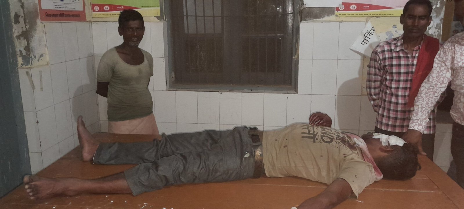 Maharajgang: तेज रफ्तार अनियंत्रित बाइक गिरने से दो घायल, सिसवा के रहने वाले है घायल, एक जिला अस्पताल रेफर