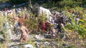 Breaking News: जम्मू-कश्मीर के पुंछ में भीषण हादसा, खाई में बस गिरने से 11 लोगों की दर्दनाक मौत