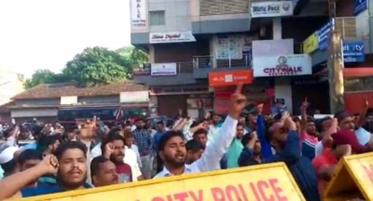 19 कार्यकर्ताओं के गिरफ्तार होने पर PFI के प्रदर्शनकारियों ने जबरन बंद करवाईं दुकानें