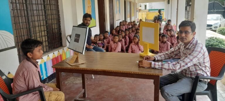 Maharajganj: जाने किस स्कूल में चलता है कौन बनेगा सैकड़ा पति कार्यक्रम, सही जवाब देने वाले छात्र/छात्राओं की दिया जाता है ईनाम, खेल-खेल में ही दी जाती है ज्ञानवर्धक जानकारियां