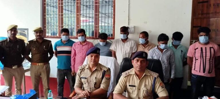 Kushinagar: अनैतिक देह व्यापार के आरोप में 8 पुरूष व 4 महिलाओं को पुलिस ने किया गिरफ्तार, आपत्तिजनक वस्तुएं बरामद