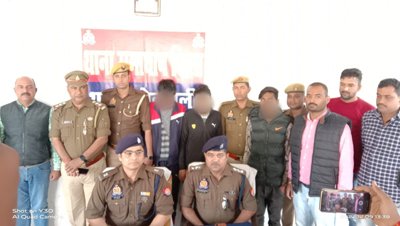 Maharajganj: पुलिस, एसओजी व स्वाट टीम की संयुक्त करवाई में 3 अन्तर्जनपदीय शातिर वाहन चोर गिरफ्तार, चोरी की 8 मोटरसाइकिलें बरामद