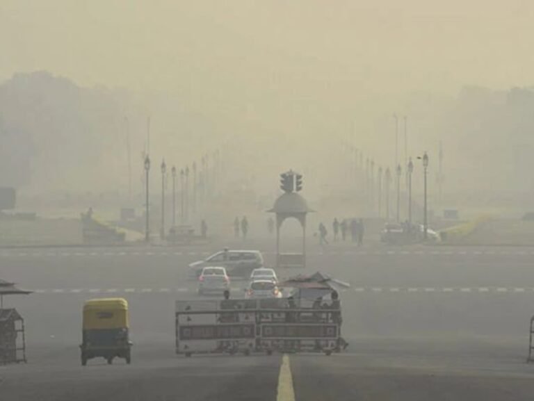 Weather News: शीतलहर और कोहरे के बाद मौसम की पड़ेगी नई मार, कई राज्यों में बारिश के आसार