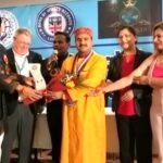 दुबई में चमका भारत का सिताराः सौहार्द शिरोमणि डॉ. सौरभ पाण्डेय को दुबई में मिला अंतर्राष्ट्रीय सम्मान