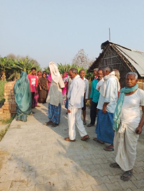 महराजगंज: टहलते फोटो खिचवाओ और मजदूरी पाओ, मनरेगा में भ्रष्टाचार का बड़ा खुलासा