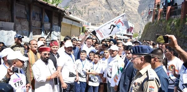 मुख्यमंत्री पुष्कर सिंह धामी ने जोशीमठ व चमोली में दो दिवसीय मैराथन प्रतियोगिता का किया शुभारंभ