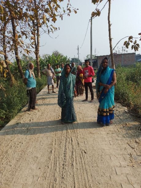 महराजगंज: टहलते फोटो खिचवाओ और मजदूरी पाओ, मनरेगा में भ्रष्टाचार का बड़ा खुलासा