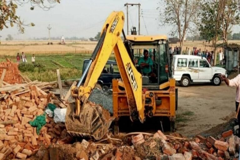 नगर निकायों में अवैध कब्जों पर चलेगा बुलडोजर, अवैध निर्माण व अतिक्रमण को चिन्हित कर कार्रवाई के दिए निर्देश