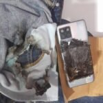 सिसवा की बड़ी खबर: ब्लास्ट होने से बचा मोबाइल, अचानक निकलने लगा धुंआ, जल गया मोबाइल व पैंट