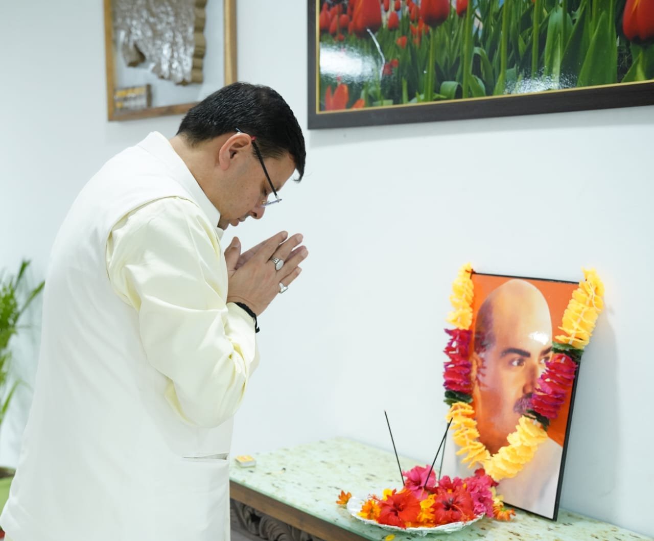CM पुष्कर सिंह धामी ने डॉ. श्यामा प्रसाद मुखर्जी की जयंती पर की श्रद्धांजलि अर्पित
