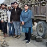 Siswa IPL Sugar Mill पहुंची सहायक चीनी आयुक्त श्रीमती नीलू सिंह, कांटों का किया निरीक्षण
