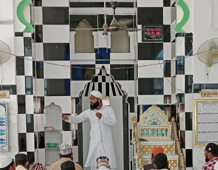 Gorakhpur News- इस्लाम धर्म के पहले खलीफा हज़रत अबू बक्र का मनाया गया उर्स