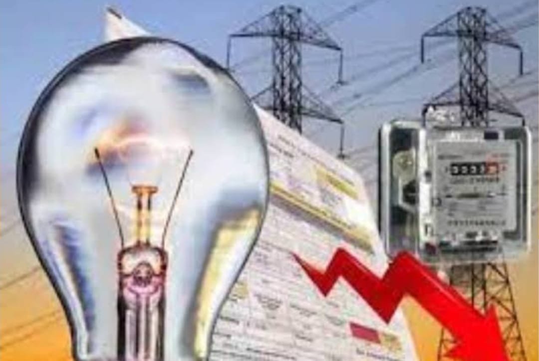 Banda news- बकायेदार बिजली उपभोक्ताओं पर विभाग की नजरें हुई टेढ़ी, चलेंगे कुर्की के कोड़े