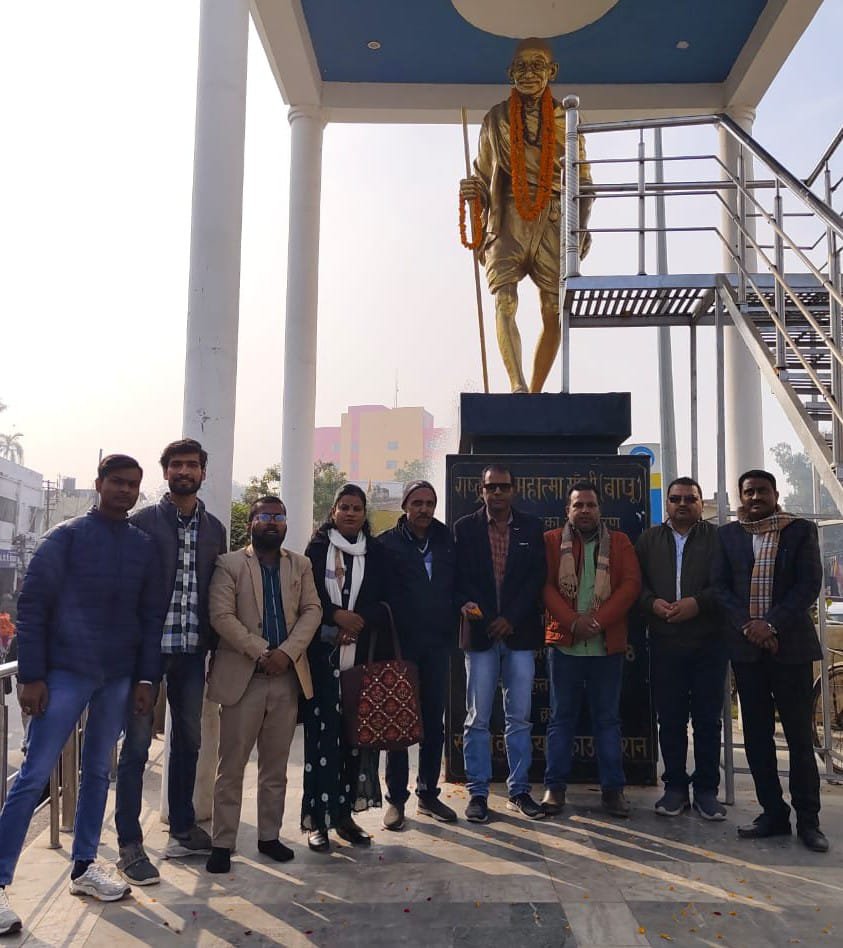 नेशनल ह्यूमन राइट्स एण्ड जस्टिस मूवमेंट ने गांधी प्रतिमा पर पुष्प वर्षा माल्यार्पण कर मनाया प्रवासी भारतीय दिवस