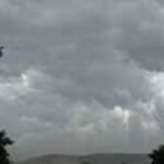 UP Weather: Chitrakoot Division में बादलों का डेरा, बिजली गिरने औऱ ओला वृष्टि की संभावना