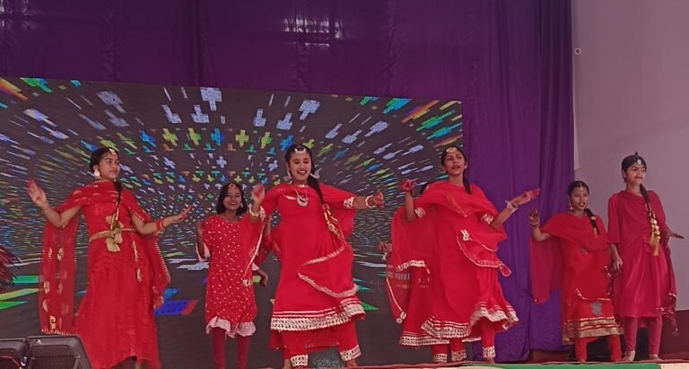 St. Joseph's School Annual Function - सेंट जोसेफ्स स्कूल सिसवा में वार्षिक समारोह का हुआ आयोजन