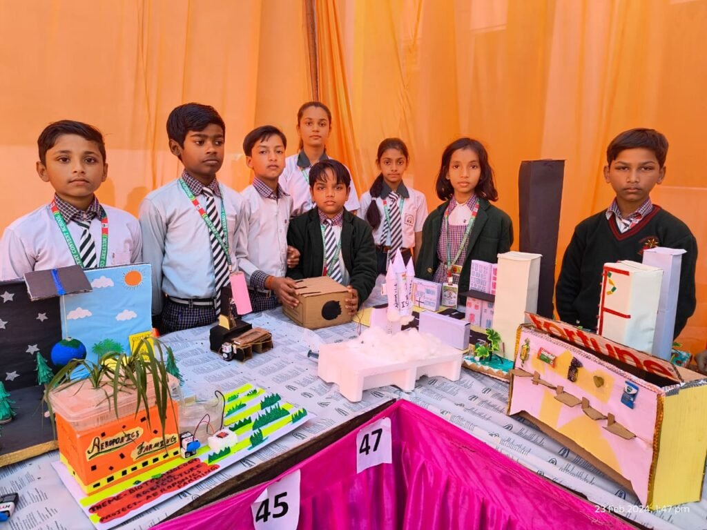 Siswa News-Malwari Convent School में लगी विज्ञान प्रदर्शनी, बच्चों ने अपनी प्रतिभाओं को किया प्रदर्शित