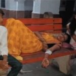 Maharajganj- ट्रेन में पति ने पत्नी पर किया चाकू से जानलेवा हमला, आक्रोशित लोगों ने पति को जमकर धुना