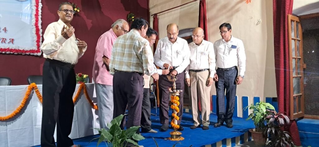Gorakhpur - सेण्ट ऐण्ड्रयूज कॉलेज में हर्षाेल्लास के साथ मनाया गया अर्धवार्षिक सम्मेलन