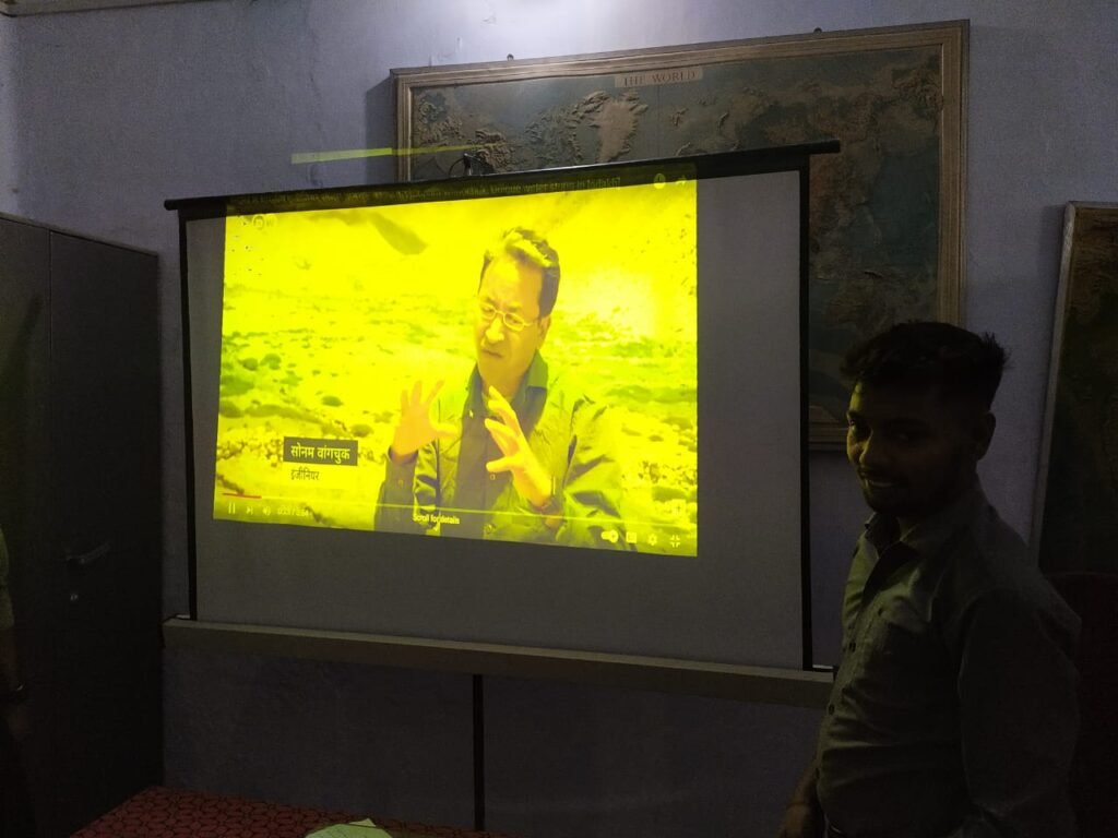 Gorakhpur - सेंट एंड्रयूज कॉलेज में पर्यावरण संरक्षण कार्यक्रम अंतर्गत किया गया पौधा-रोपण एवं डाक्यूमेन्ट्री फिल्म का प्रदर्शन