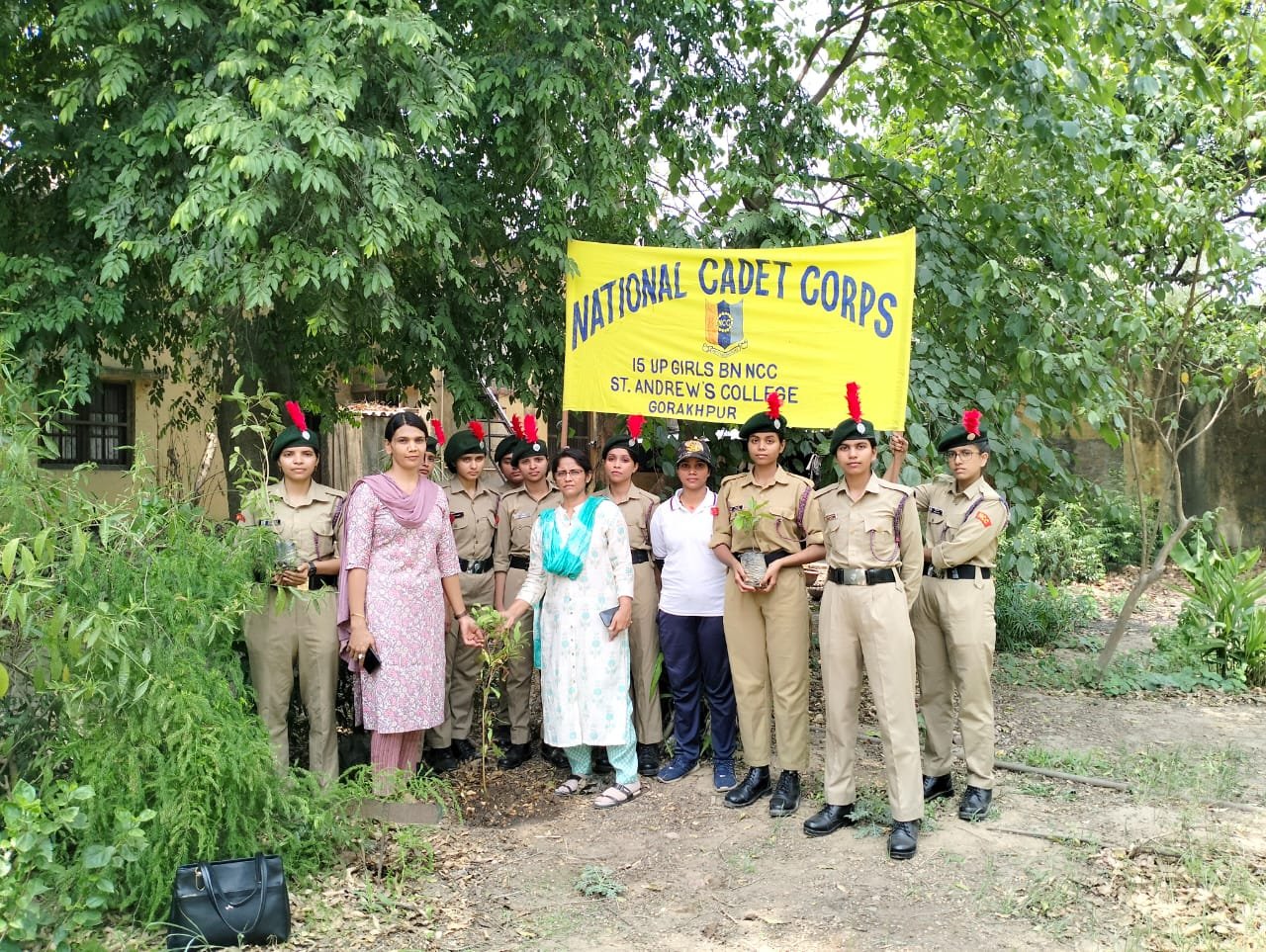 Gorakhpur News- सेण्ट ऐण्ड्रयूज कॉलेज में विश्व पर्यावरण दिवस पर किया गया वृक्षारोपण