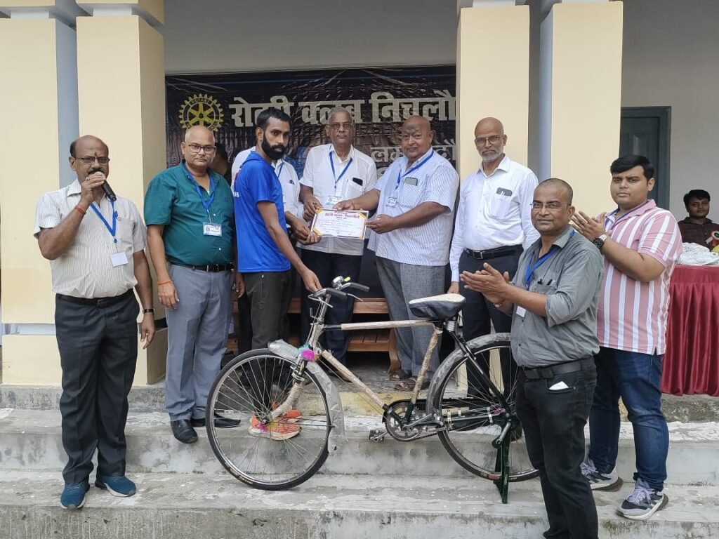 Running Competition - रोटरी क्लब निचलौल द्वारा आयोजित कराई गई दौड़ प्रतियोगिता