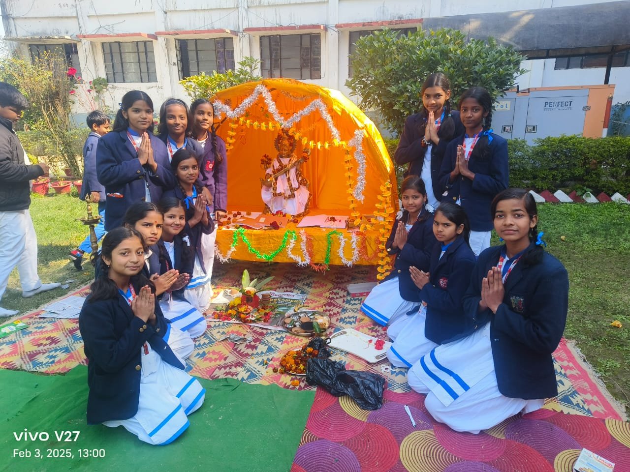 स्टर्लिंग पब्लिक स्कूल में हर्षोल्लास के मनाया गया बसंत पंचमी का पर्व