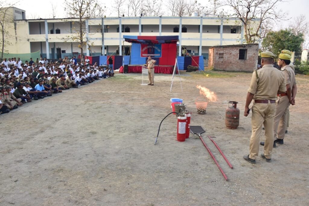 102 UP NCC बटालियन के वार्षिक शिविर का तीसरा दिन, शस्त्र प्रशिक्षण और ड्रिल की कार्यवाही