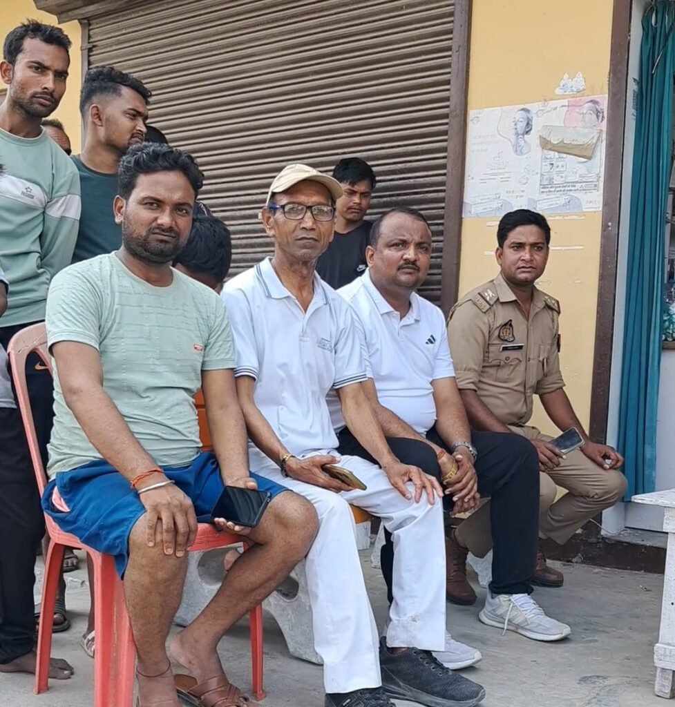 Maharajganj News - पुलिस ने रोक दिया दाह संस्कार के लिए जा रहे शव को, जाने वजह