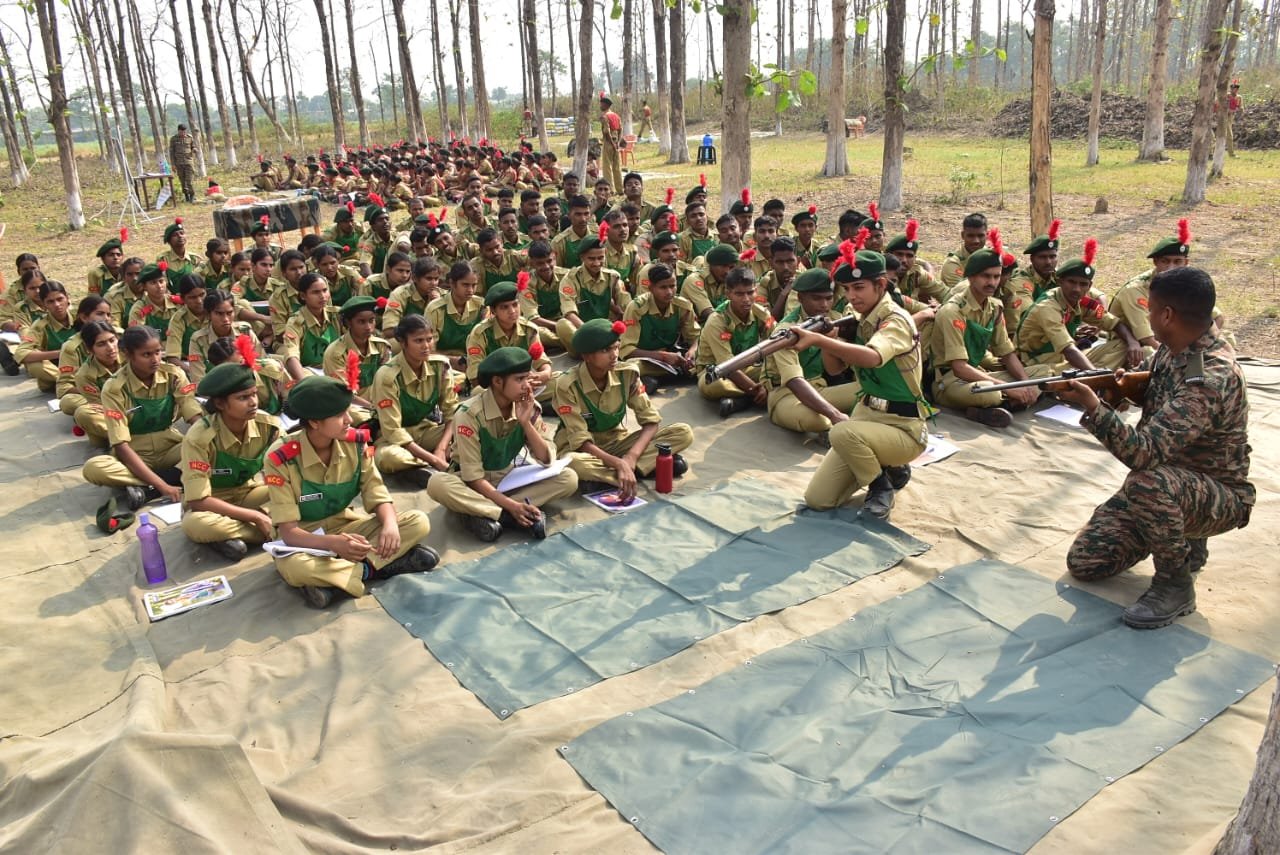 102 UP NCC बटालियन के वार्षिक शिविर का तीसरा दिन, शस्त्र प्रशिक्षण और ड्रिल की कार्यवाही
