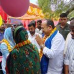 आर्थिक सहयोग से खोला किराना स्टोर, पवन दूबे ने किया उद्घाटन