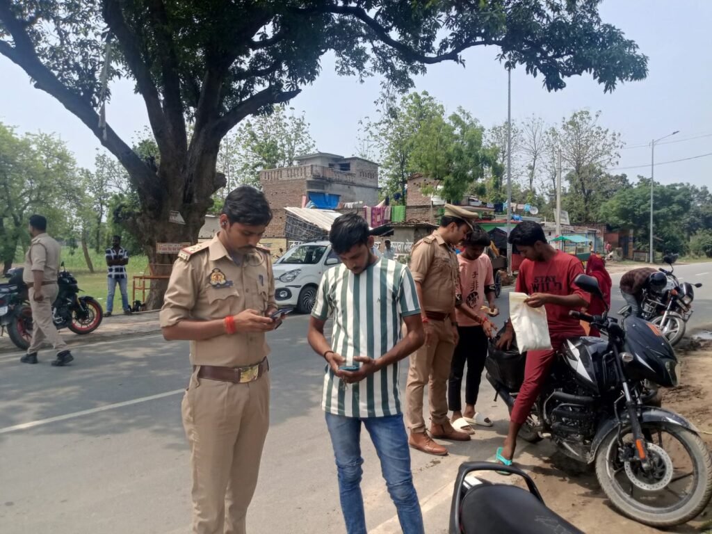 कोठीभार पुलिस की सघन जांच, ट्रैफिक नियमों का उल्लंघन करने वालों पर की गई कार्यवाही