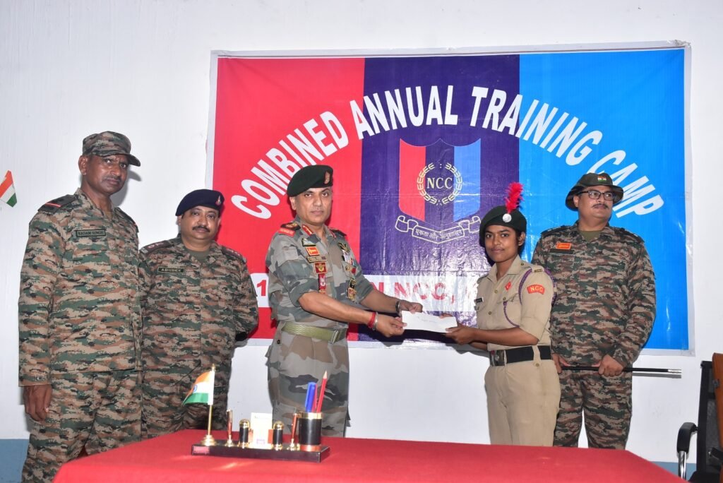 102 UP Bn NCC के CATC - 153 शिविर में NCC Group GKP के डिप्टी ग्रुप कमान्डर कर्नल विशाल दूबे ने किया दौरा