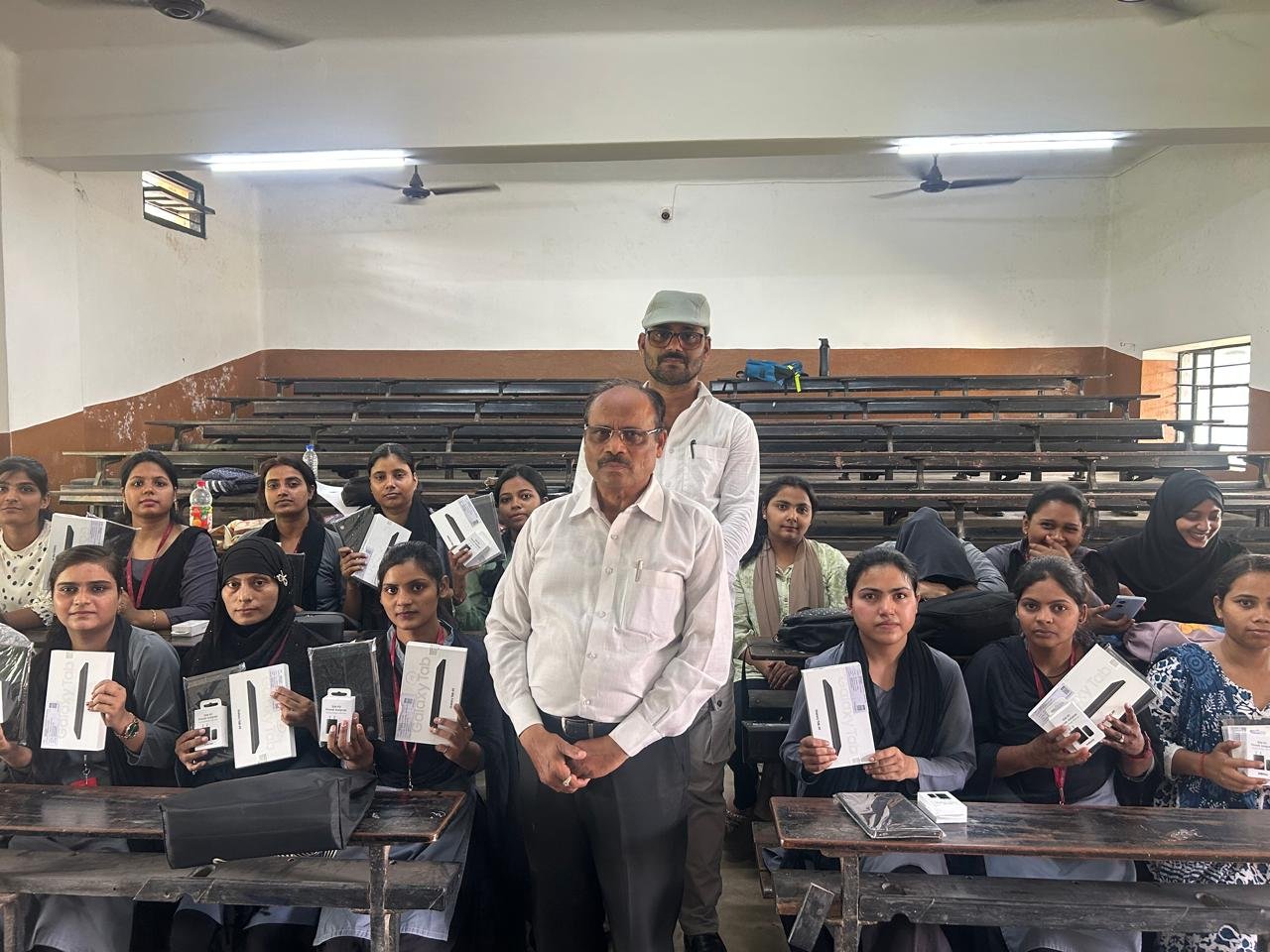 स्थानीय महानगर स्थित सेण्ट ऐण्ड्रयूज कॉलेज में स्वामी विवेकानंद युवा सशक्ति करण
