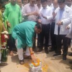 जिला चिकित्सालय में विधायक संजीव शर्मा ने किया सीसी रोड के निर्माण कार्य का उद्घाटन