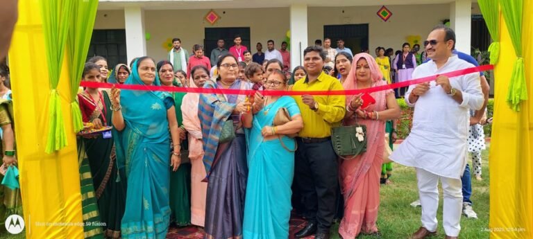 सरस्वती देवी महाविद्यालय में कजरी महोत्सव एवं रक्षाबंधन मेले का हुआ आयोजन