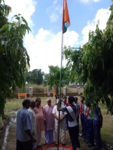 किसान आदर्श कन्या महाविद्यालय बेलवा में स्वतंत्रता दिवस धूमधाम से मनाया गया