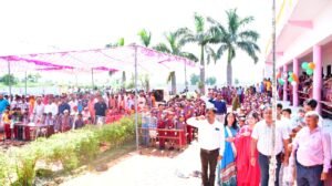 हर्षाेल्लास के साथ चौबे वर्ल्ड स्कूल मे मनाया गया स्वतंत्रता दिवस, अभियोजन अधिकारी अमरनाथ तिवारी ने किया ध्वजारोहण