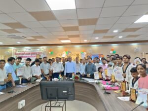 Maharajganj News - राष्ट्रीय खेल दिवस पर शिक्षकों और खिलाड़ियों का सम्मान