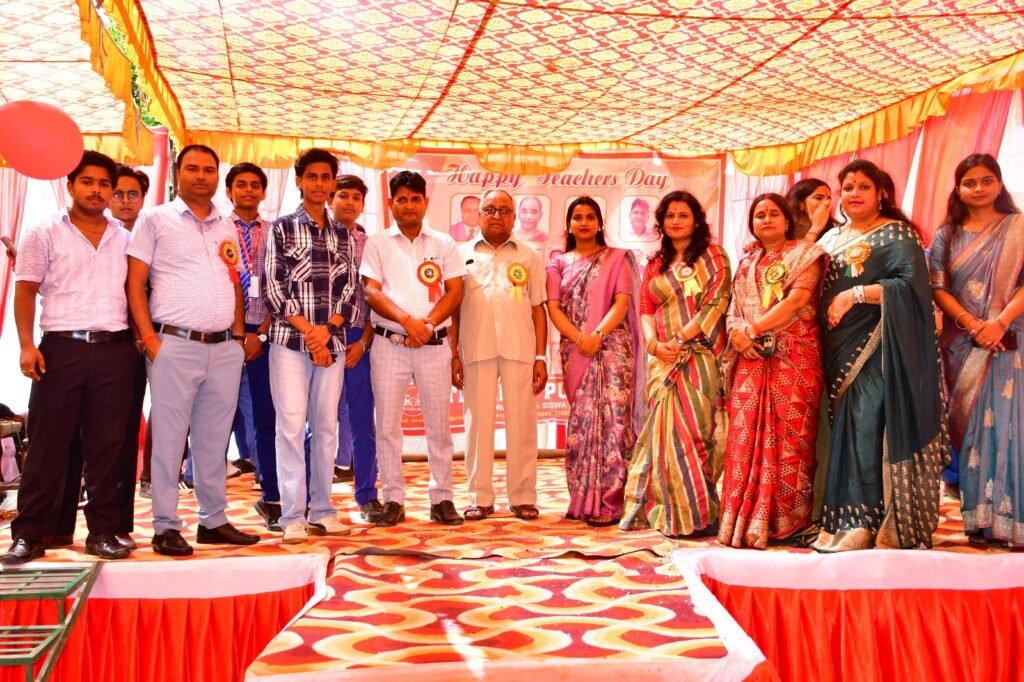 स्टर्लिंग पब्लिक स्कूल में बड़े ही धूमधाम से मनाया गया शिक्षक दिवस
