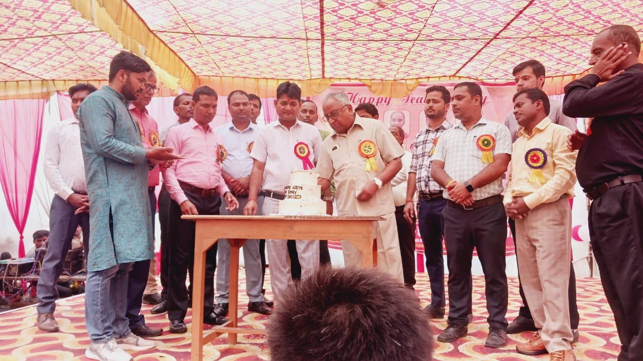 स्टर्लिंग पब्लिक स्कूल में बड़े ही धूमधाम से मनाया गया शिक्षक दिवस