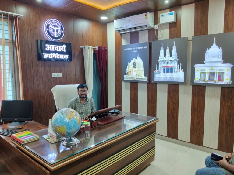 Gorakhpur News- उपनिदेशक आचार्य पद पर डॉ बड़े लाल मौर्य ने किया पदभार ग्रहण